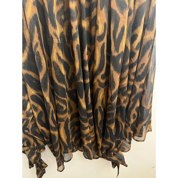 H&M TIGER PRINT BOW SLEEVE BLOUSE - Picture 3 of 6